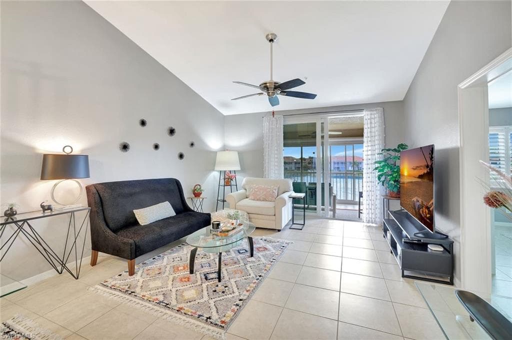 6270 Huntington Lakes CIR # 204, NAPLES FL 34119-3