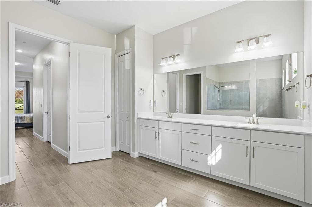 17040 Serengeti CIR, ALVA FL 33920-20