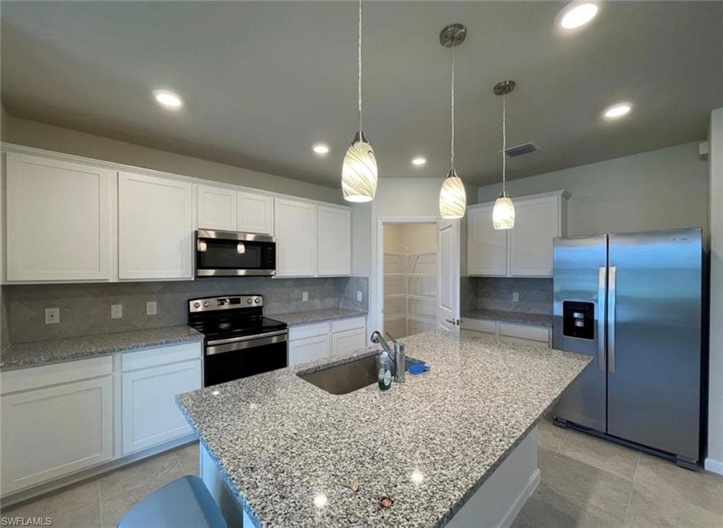 10861 Firebush CIR, NORTH FORT MYERS FL 33917-2