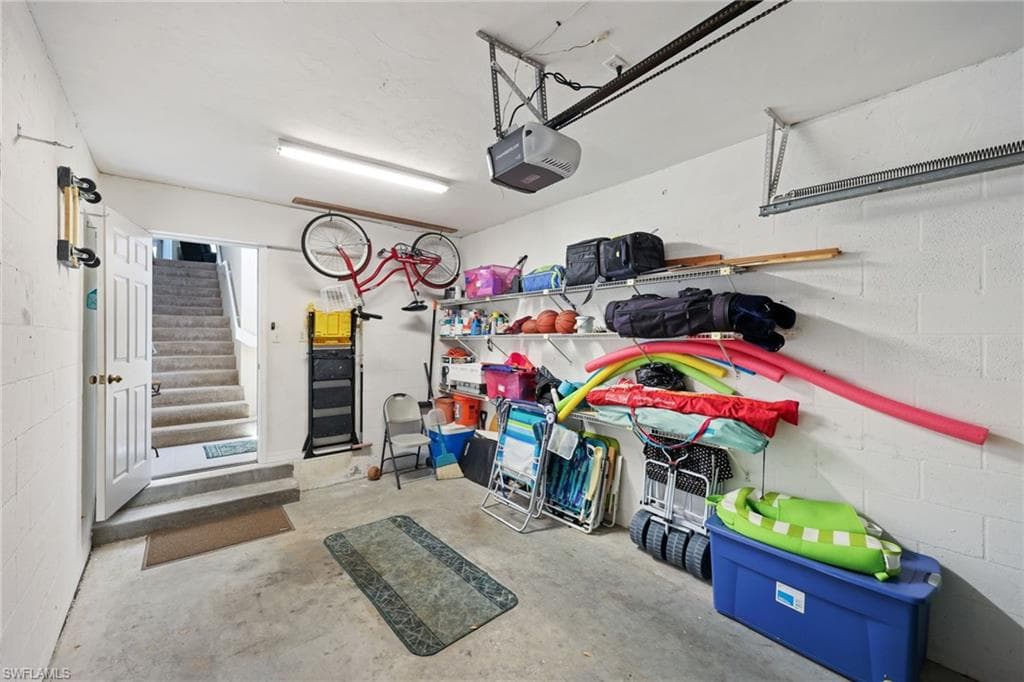2541 Citrus Lake DR # 205, NAPLES FL 34109-26