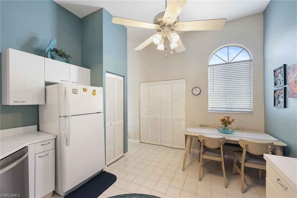 2541 Citrus Lake DR # 205, NAPLES FL 34109-12