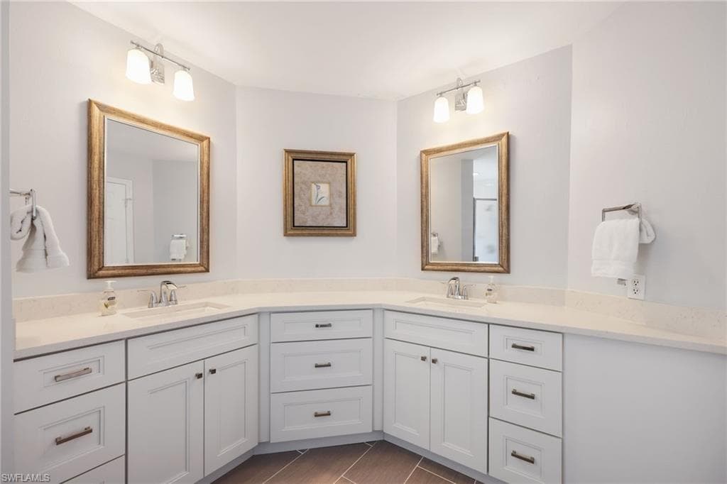 2541 Citrus Lake DR # 205, NAPLES FL 34109-17