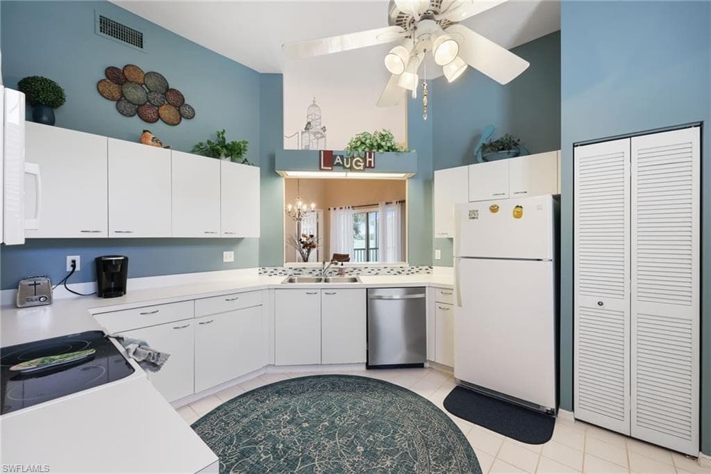 2541 Citrus Lake DR # 205, NAPLES FL 34109-10