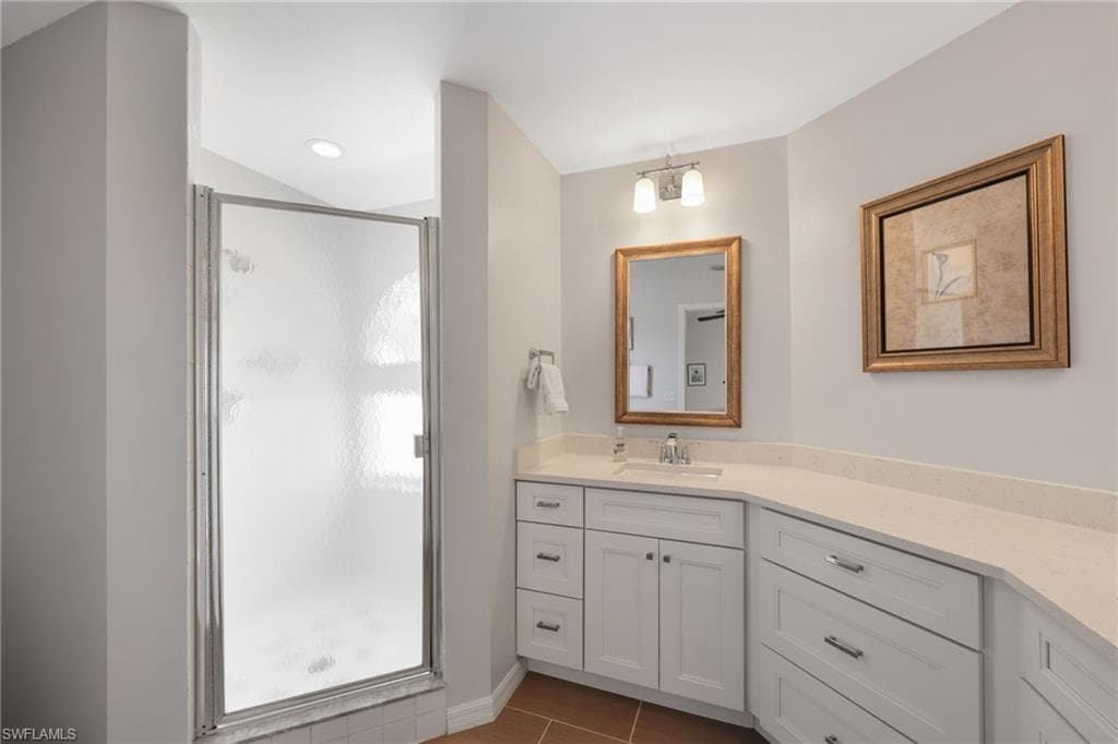 2541 Citrus Lake DR # 205, NAPLES FL 34109-18