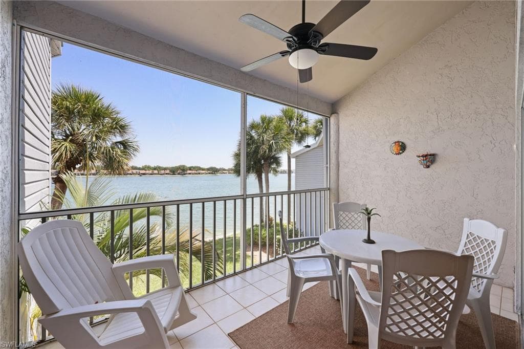 2541 Citrus Lake DR # 205, NAPLES FL 34109-7