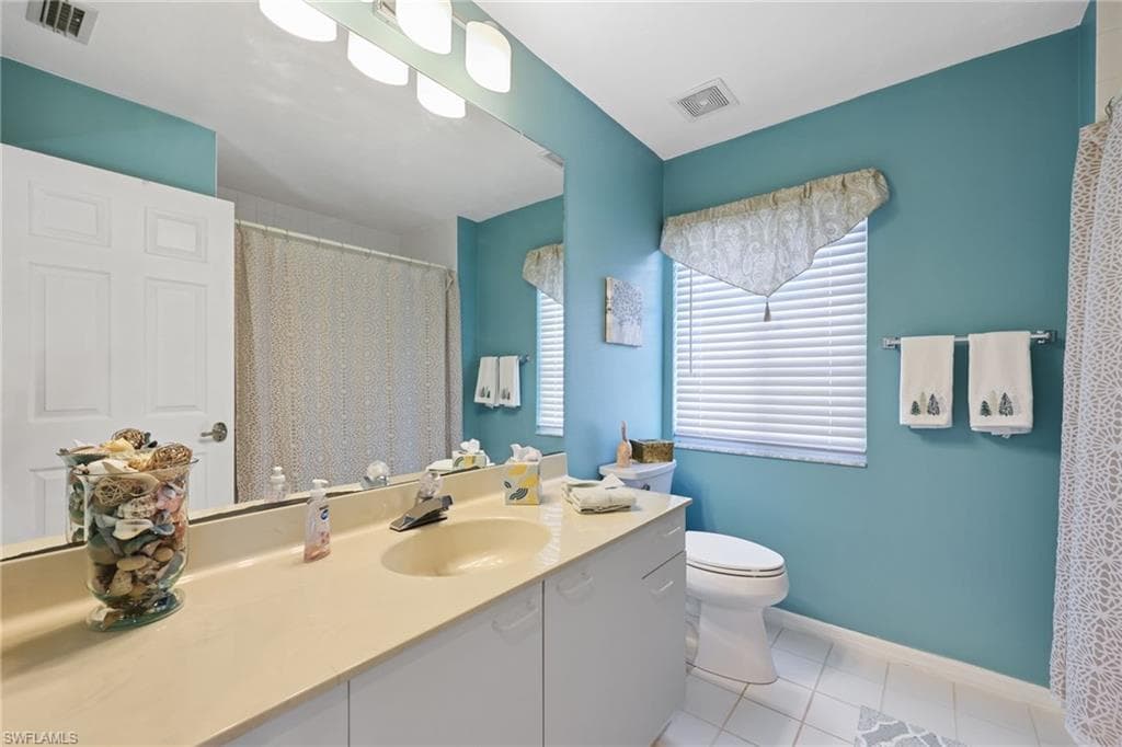 2541 Citrus Lake DR # 205, NAPLES FL 34109-24