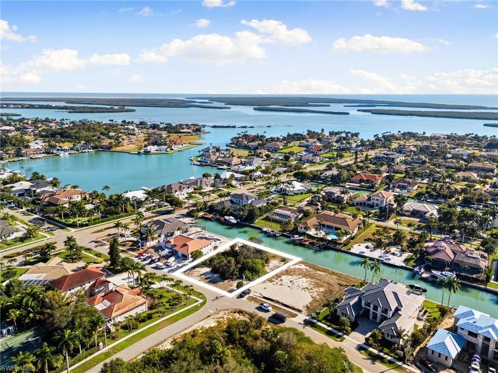 1675 Ludlow RD, MARCO ISLAND FL 34145-10