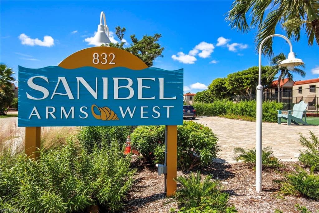 827 E Gulf DR # E4, SANIBEL FL 33957-1