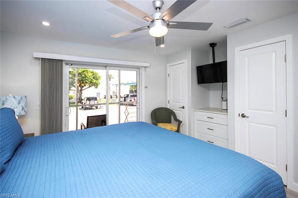 827 E Gulf DR # E4, SANIBEL FL 33957-15