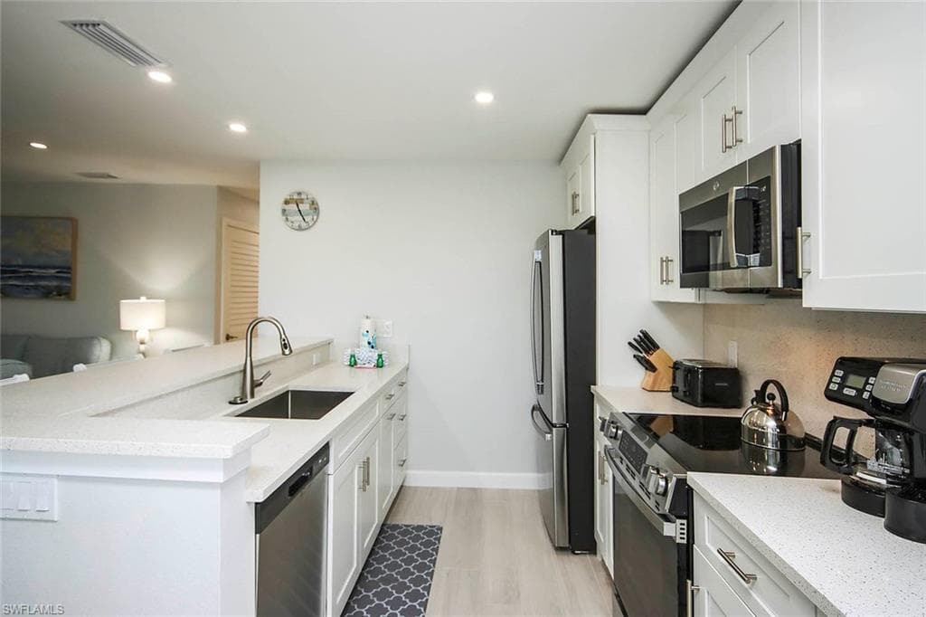 827 E Gulf DR # E4, SANIBEL FL 33957-11