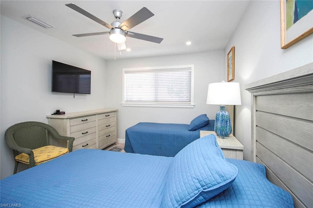 827 E Gulf DR # E4, SANIBEL FL 33957-21