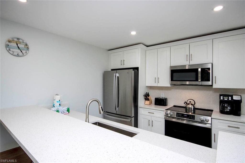827 E Gulf DR # E4, SANIBEL FL 33957-10
