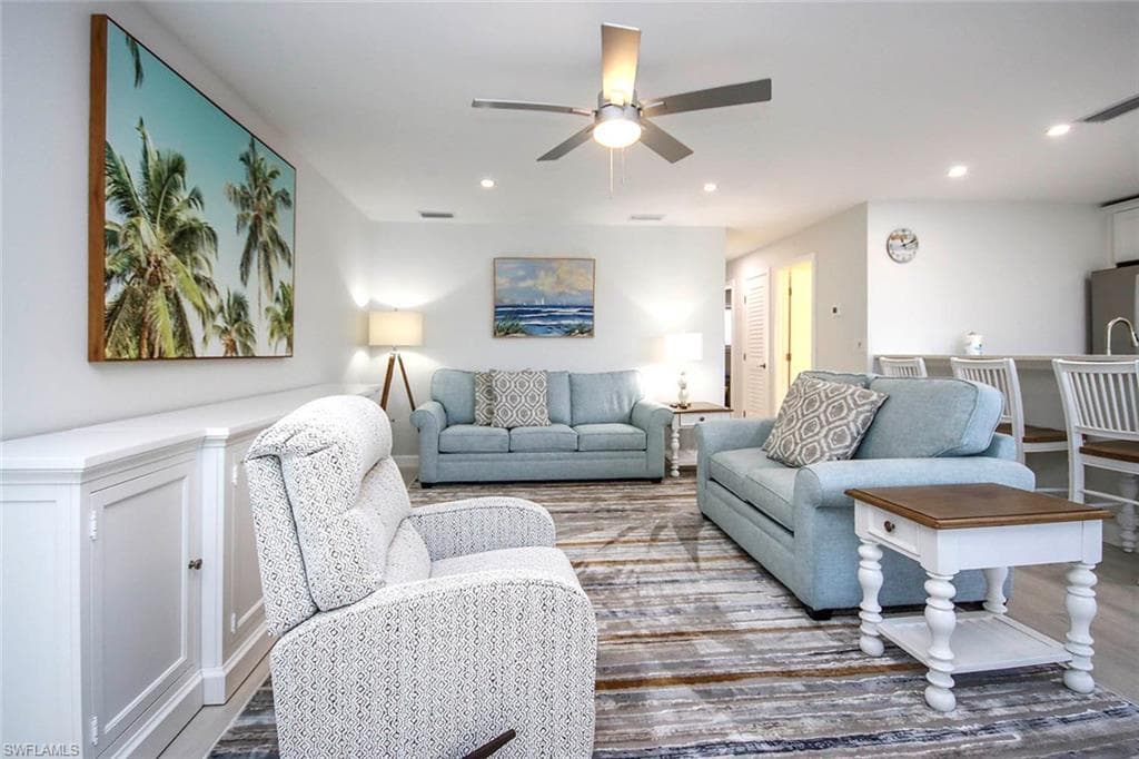 827 E Gulf DR # E4, SANIBEL FL 33957-3