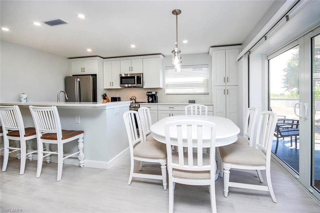 827 E Gulf DR # E4, SANIBEL FL 33957-7