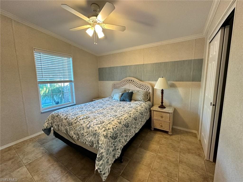 1197 Diamond Lake CIR, NAPLES FL 34114-15