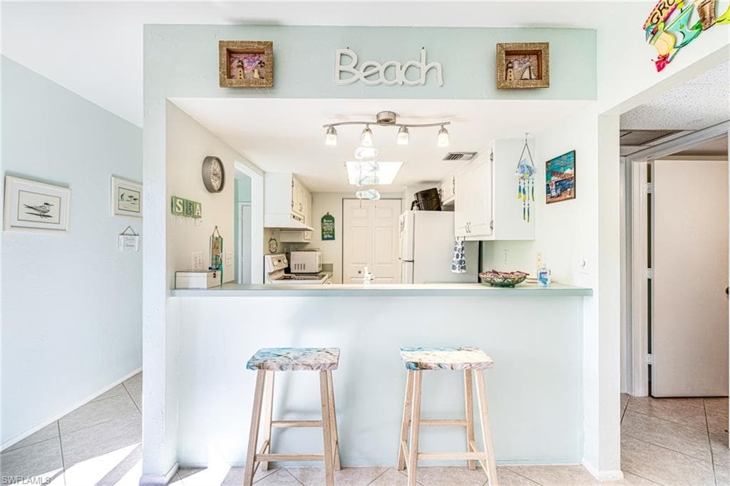 27 Greenbrier ST # 109, MARCO ISLAND FL 34145-5