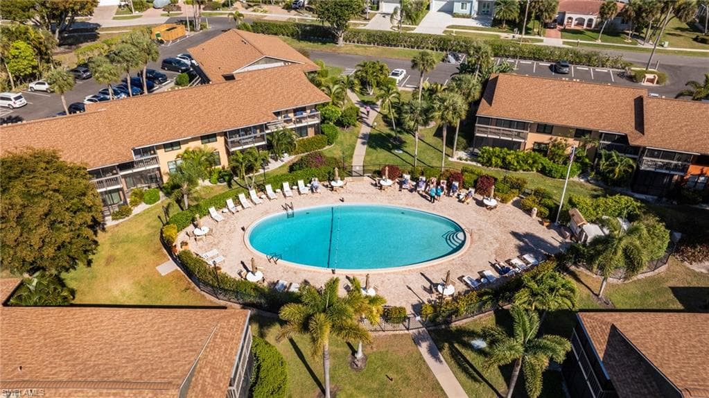 27 Greenbrier ST # 109, MARCO ISLAND FL 34145-27