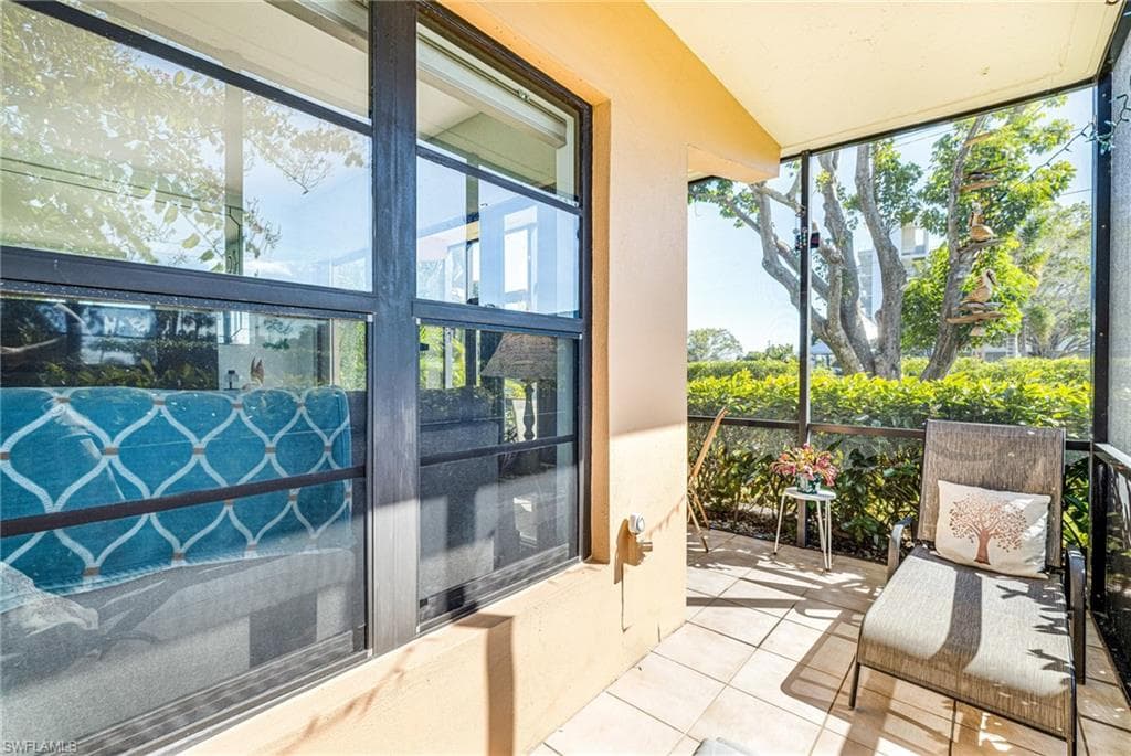 27 Greenbrier ST # 109, MARCO ISLAND FL 34145-23