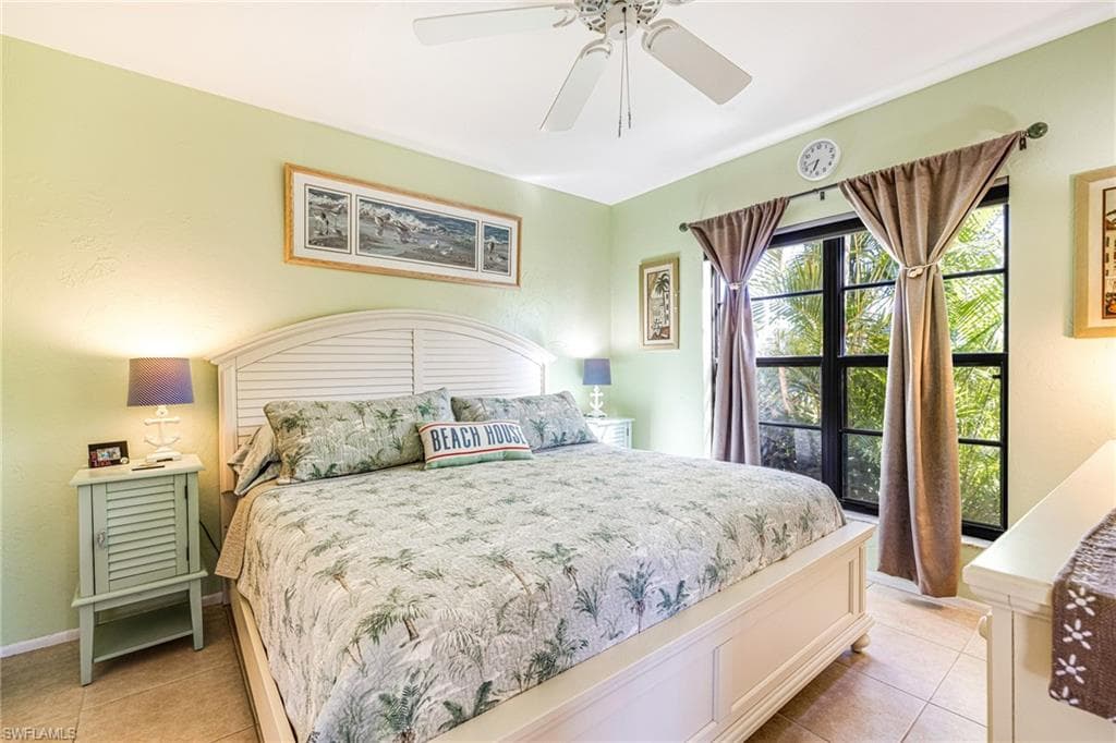 27 Greenbrier ST # 109, MARCO ISLAND FL 34145-13
