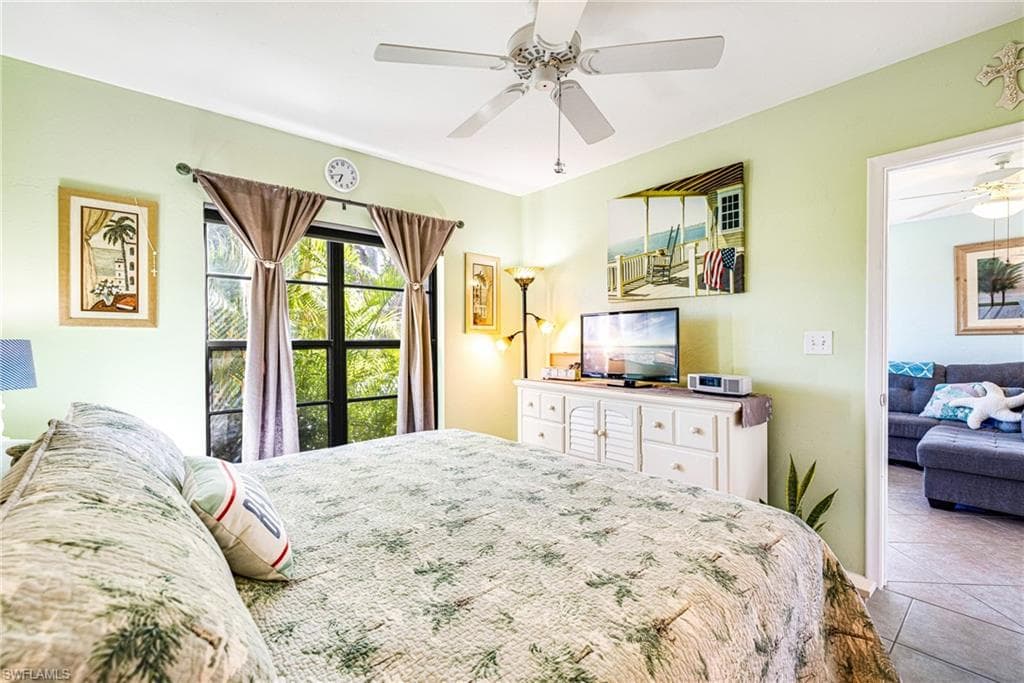 27 Greenbrier ST # 109, MARCO ISLAND FL 34145-14