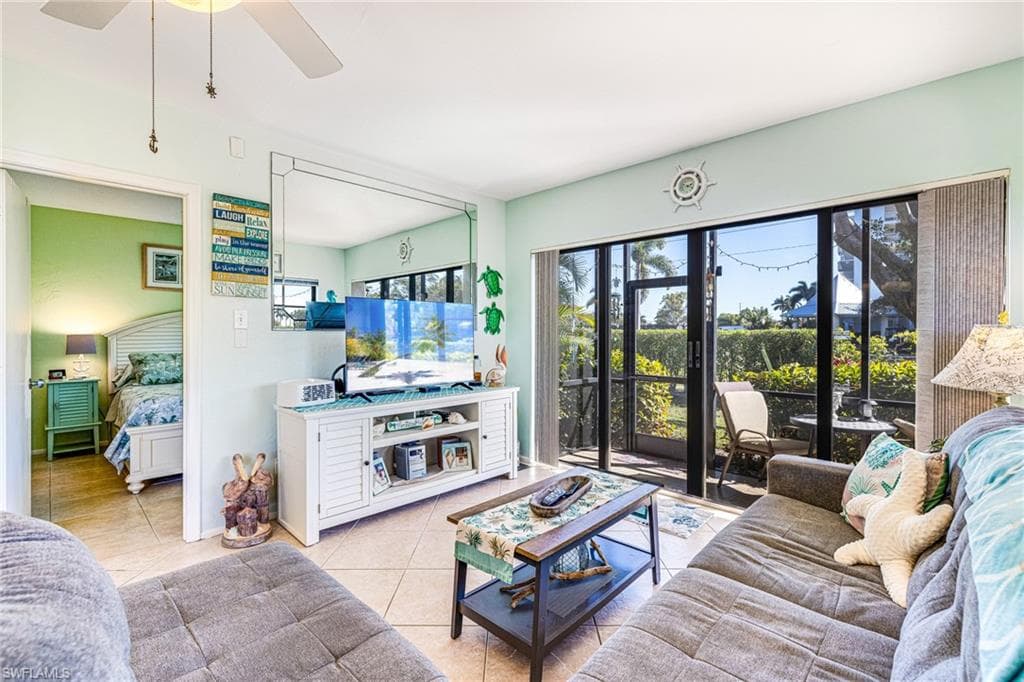 27 Greenbrier ST # 109, MARCO ISLAND FL 34145-10