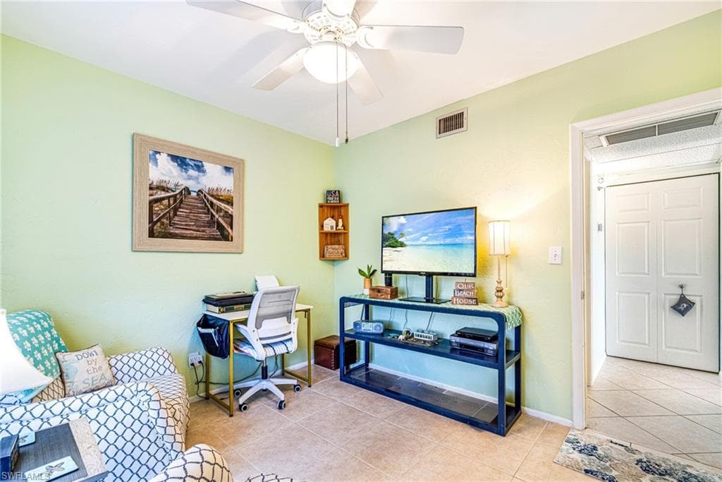 27 Greenbrier ST # 109, MARCO ISLAND FL 34145-20
