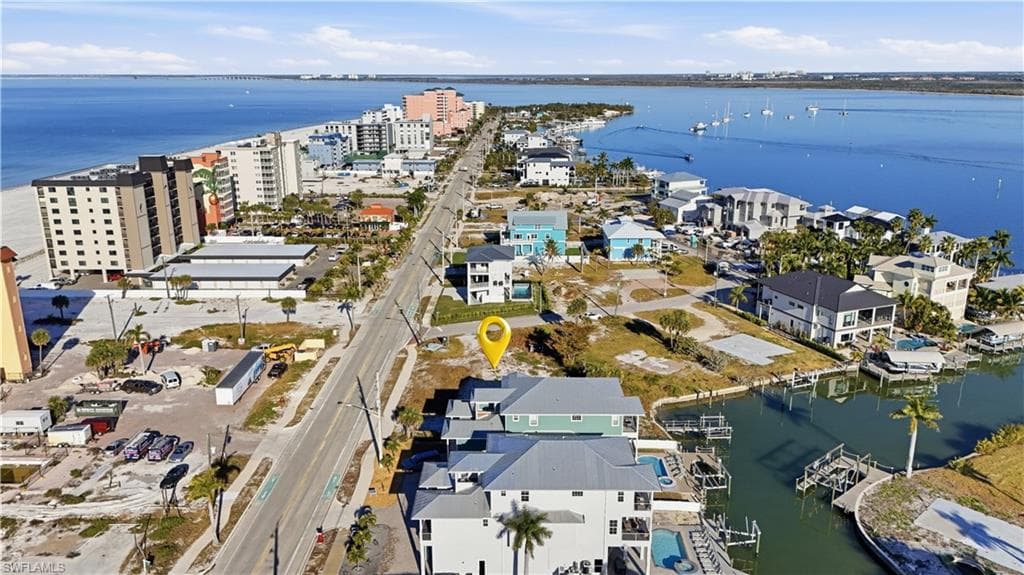 601 Estero BLVD-5