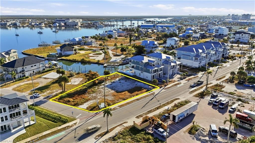 601 Estero BLVD-16