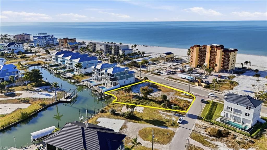 601 Estero BLVD-11