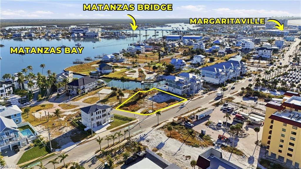 601 Estero BLVD-4