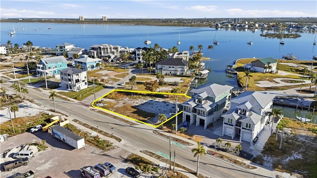 601 Estero BLVD-8