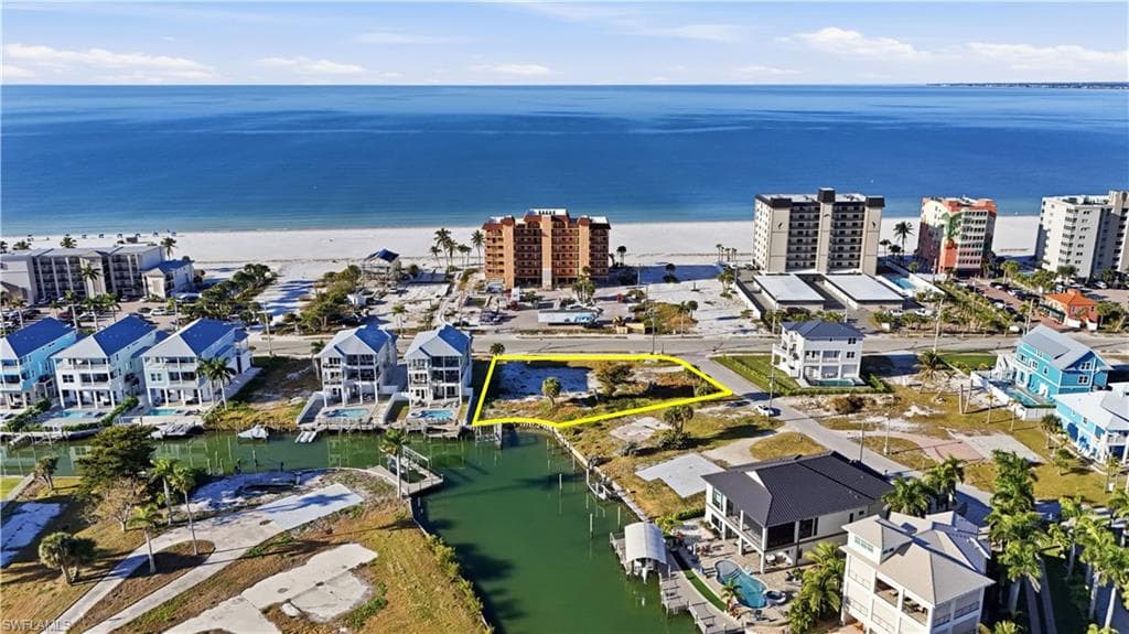 601 Estero BLVD-10