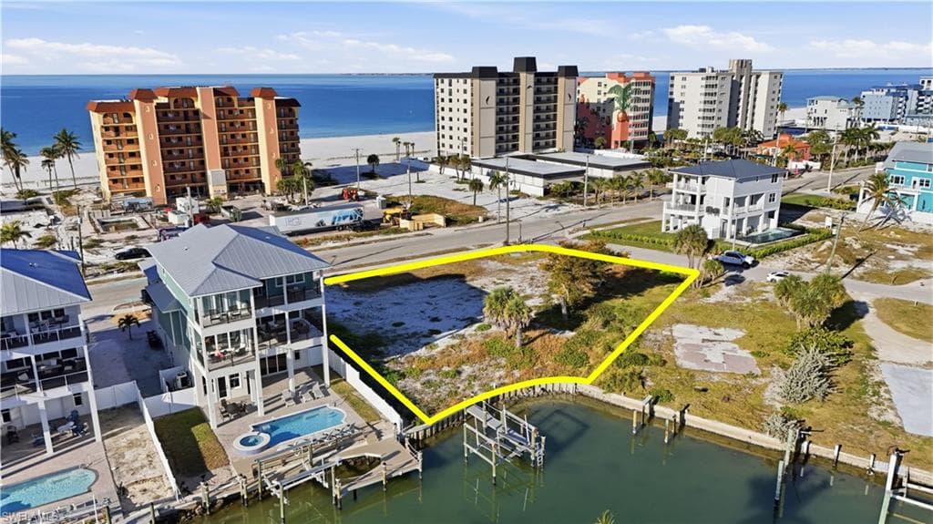601 Estero BLVD-7