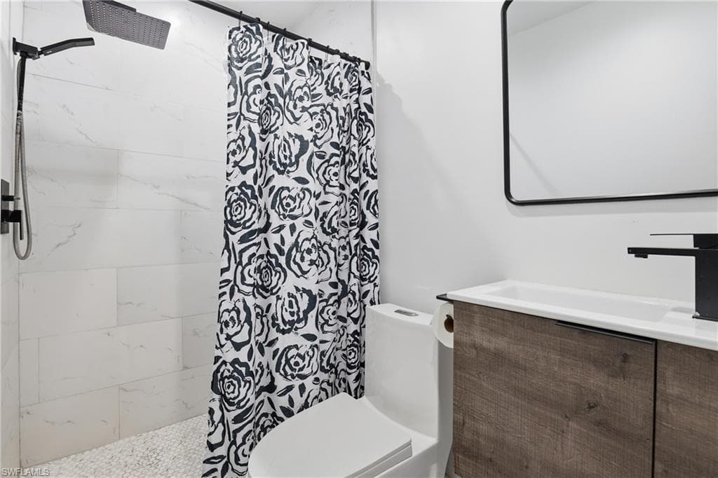 6005 Star Grass LN, NAPLES FL 34116-22