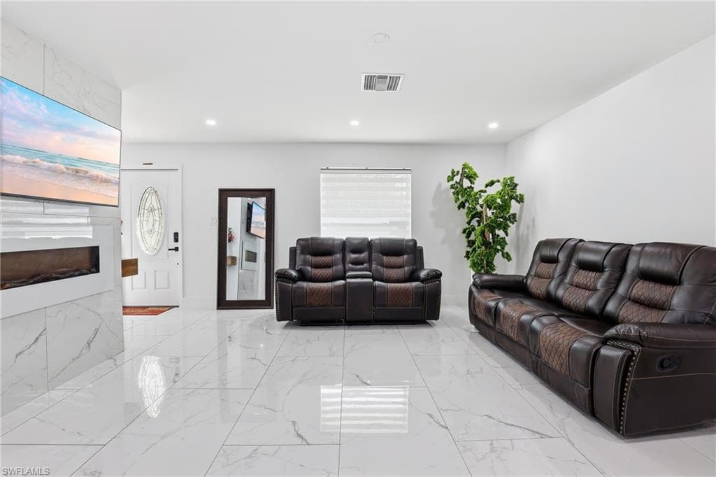 6005 Star Grass LN, NAPLES FL 34116-8