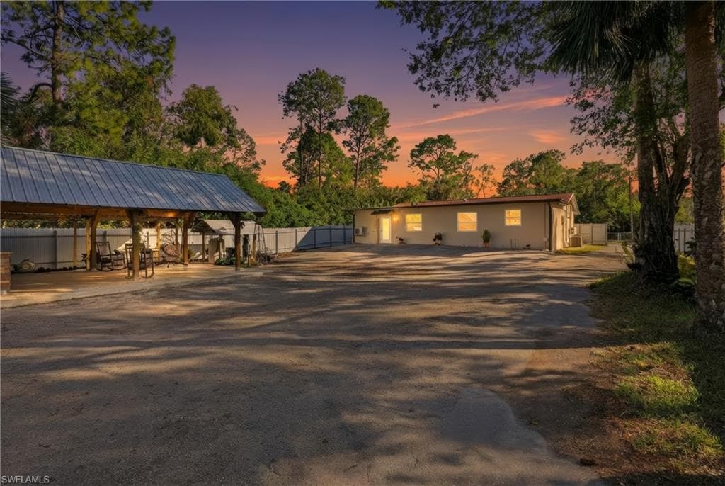 6005 Star Grass LN, NAPLES FL 34116-29