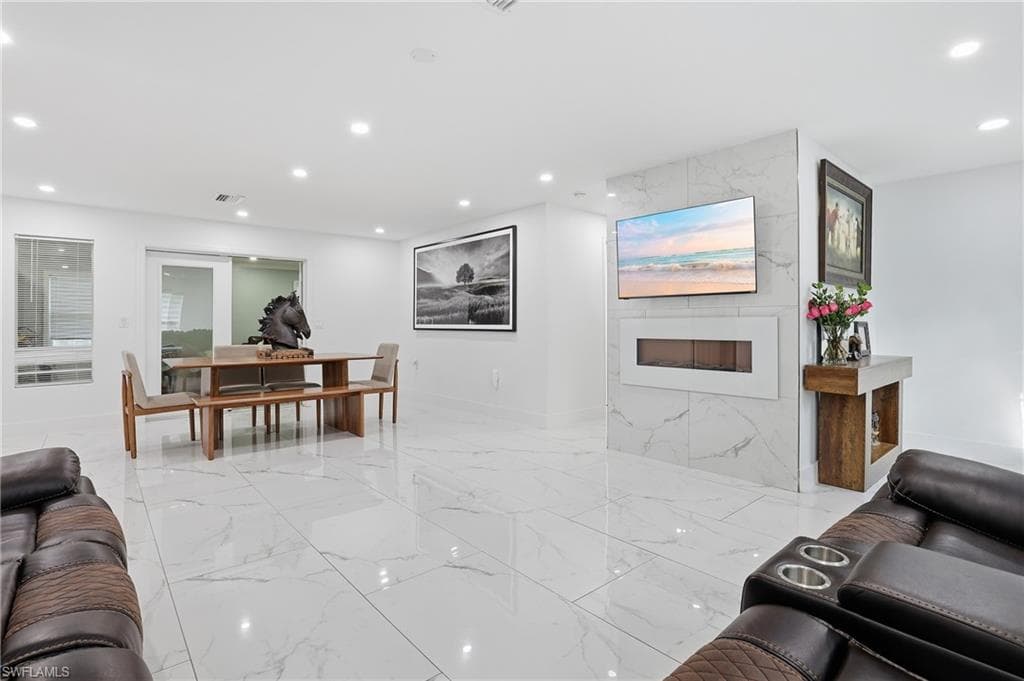 6005 Star Grass LN, NAPLES FL 34116-9