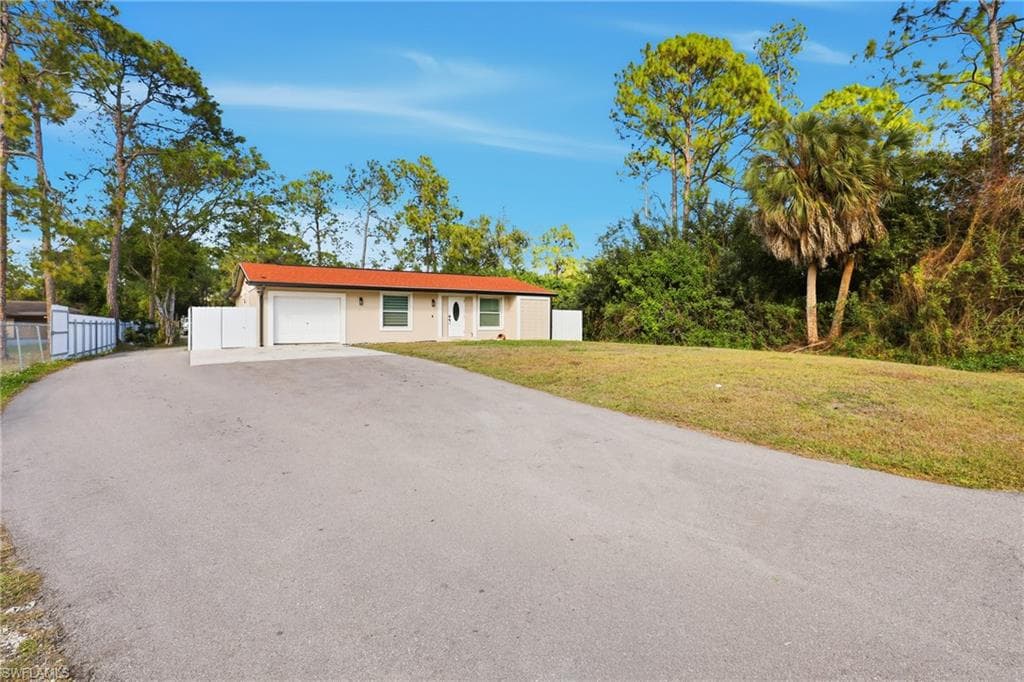 6005 Star Grass LN, NAPLES FL 34116-3