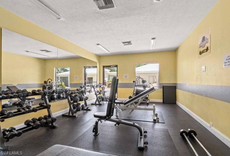 3650 Sunland LN-29