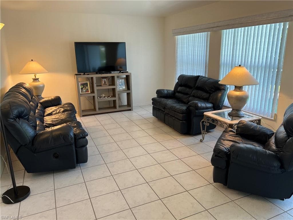 3650 Sunland LN-39