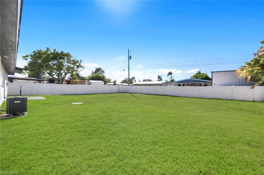 1389 Pine AVE, NORTH FORT MYERS FL 33917-1