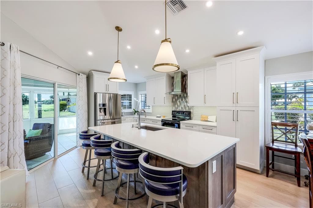 20822 Country Barn DR, ESTERO FL 33928-8