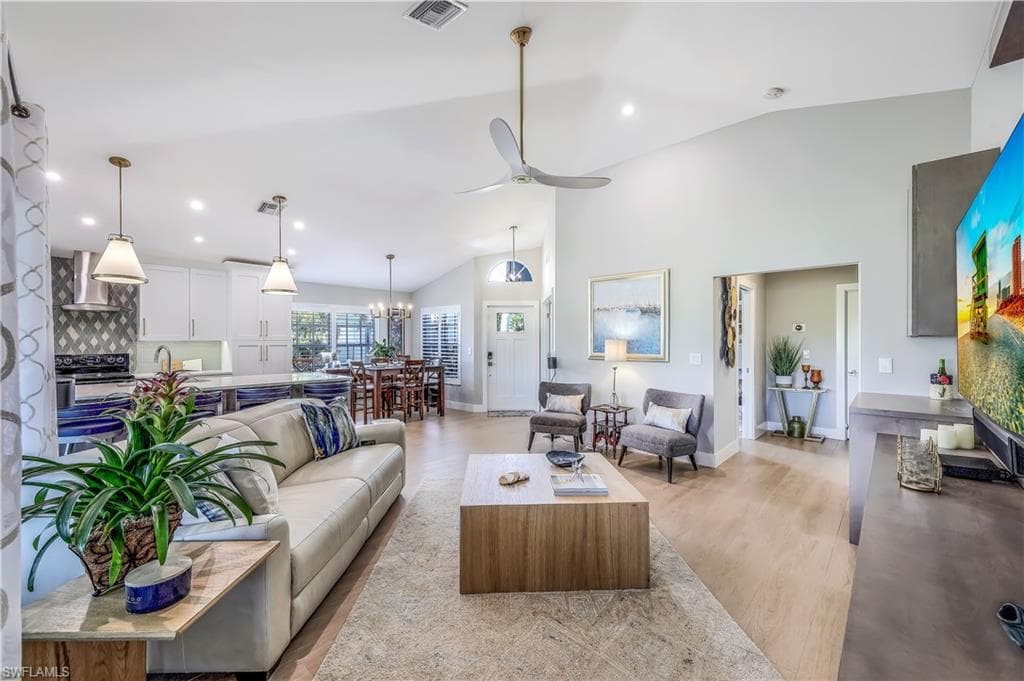 20822 Country Barn DR, ESTERO FL 33928-3