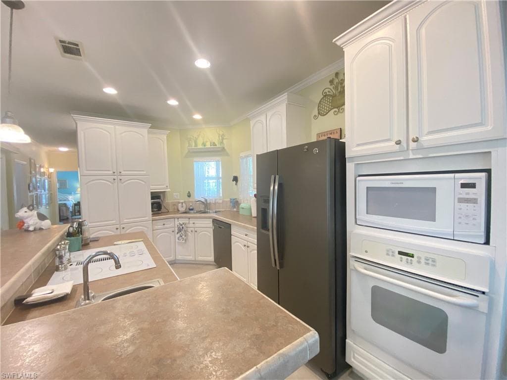 5517 Salem LN, NORTH FORT MYERS FL 33917-1