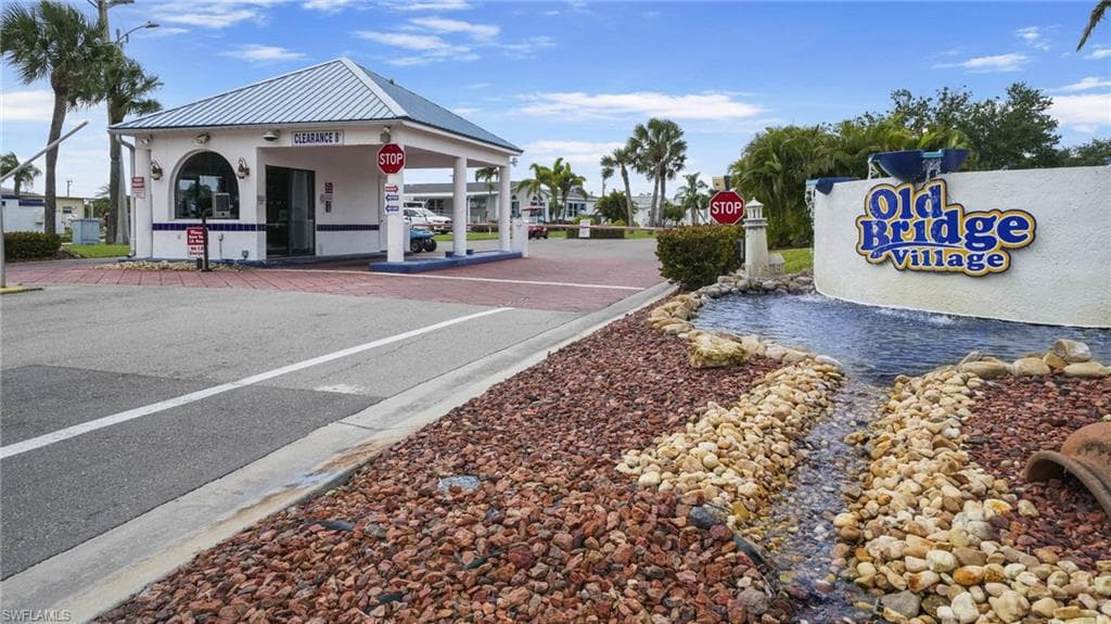 5517 Salem LN, NORTH FORT MYERS FL 33917-27