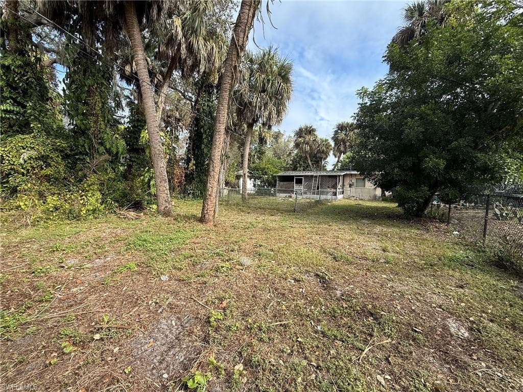 244 Labelle AVE-15