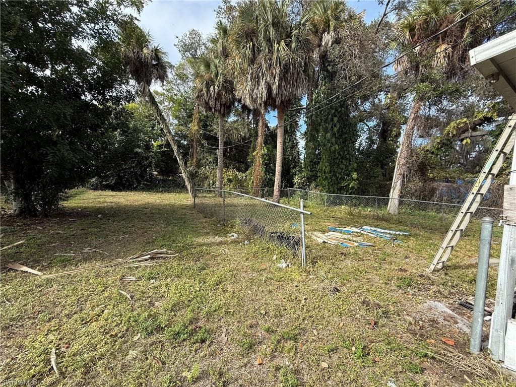 244 Labelle AVE-19
