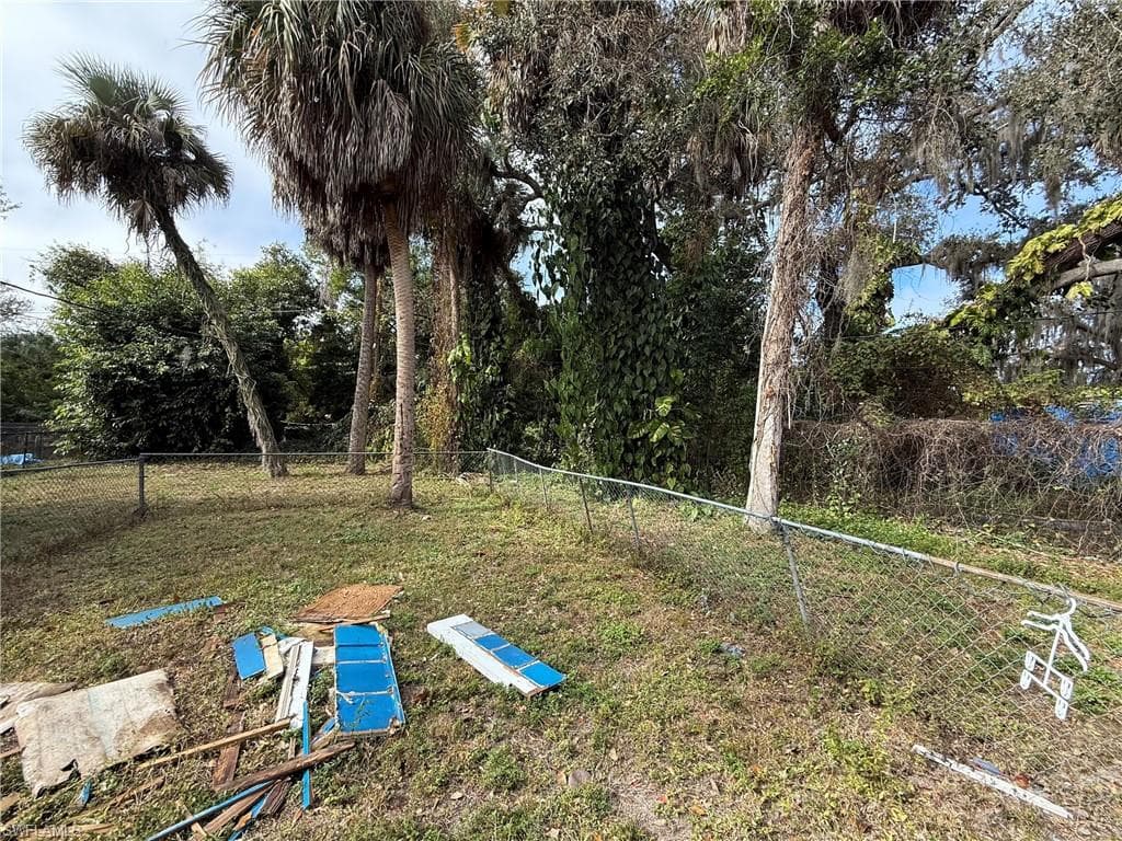244 Labelle AVE-14