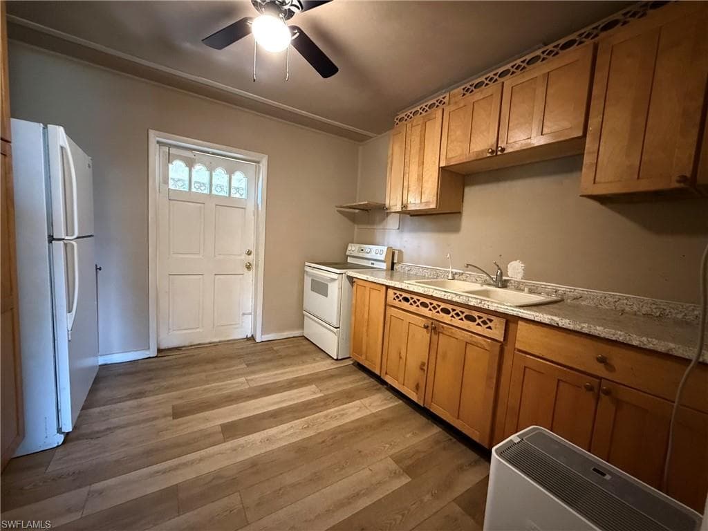 244 Labelle AVE-10