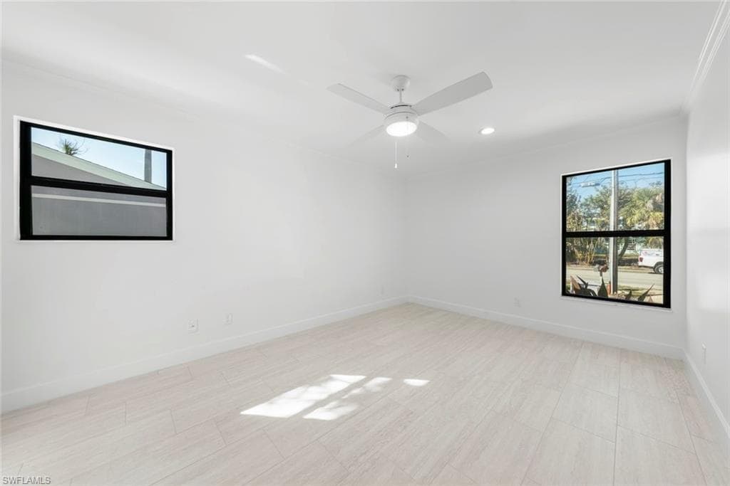 736 Donax ST, SANIBEL FL 33957-17